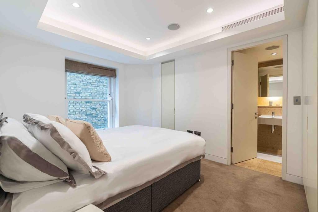 Apartment Mayfair W1 *
